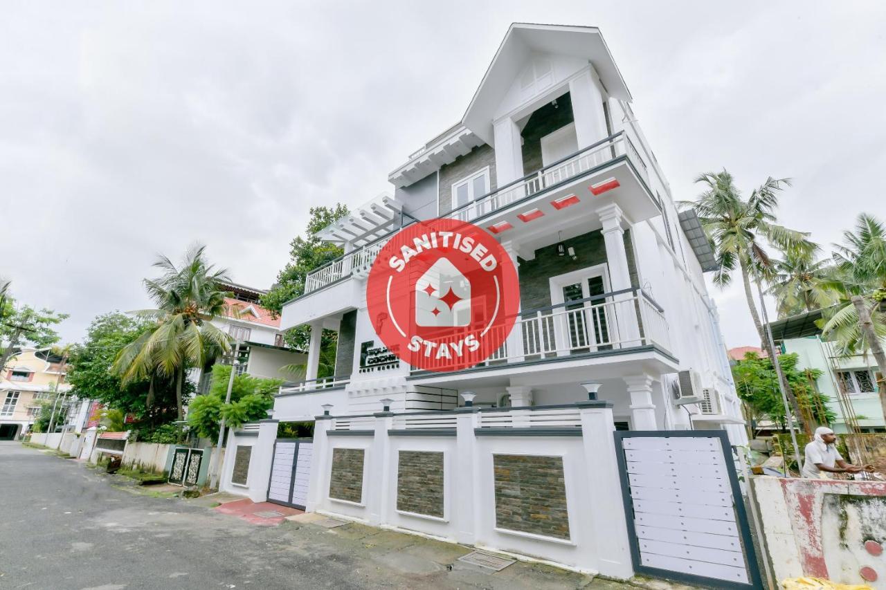 Hotel Vaccinated Staff - Oyo 15973 F Square Kochi Exterior foto