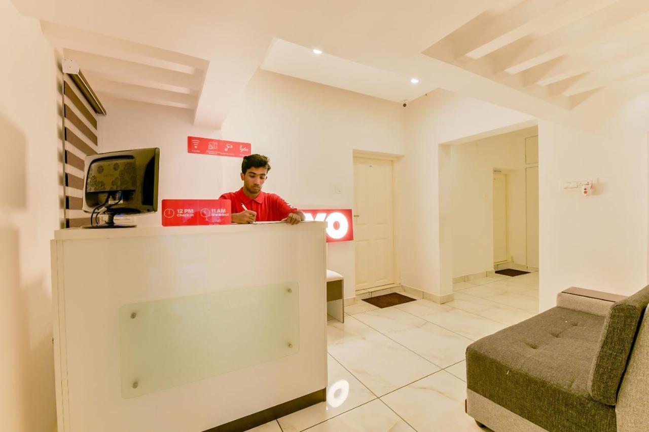 Hotel Vaccinated Staff - Oyo 15973 F Square Kochi Exterior foto