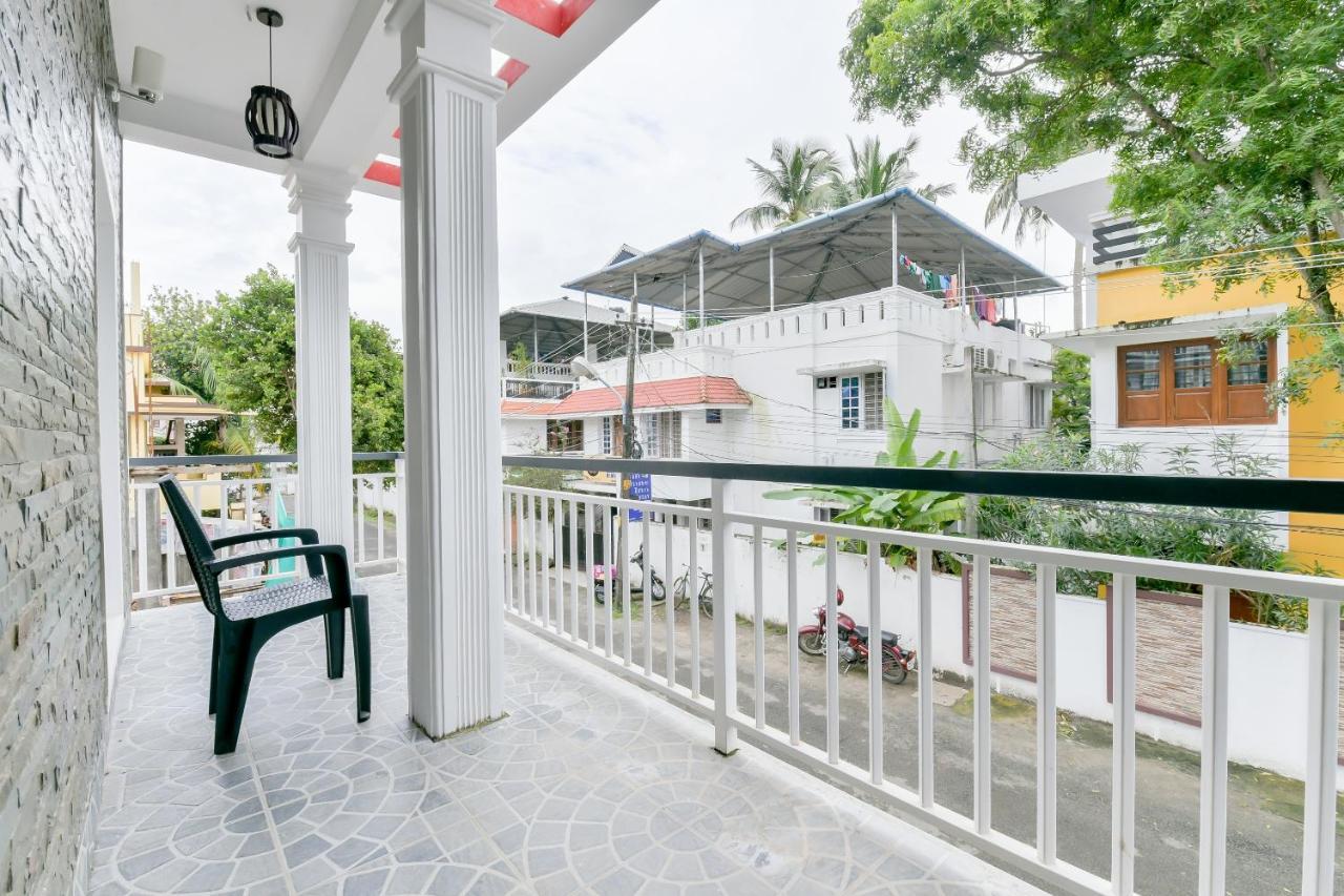 Hotel Vaccinated Staff - Oyo 15973 F Square Kochi Exterior foto